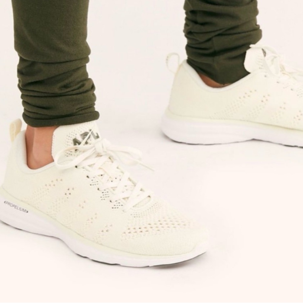 APL Women's Cream Techloom Pro W‎ size 7
